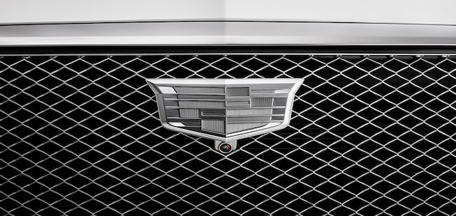 Tu SUV Cadillac Escalade 2022 con parrilla con logos monocromáticos