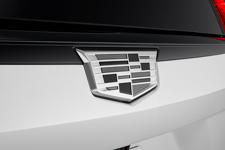 Logo monocromático de Cadillac, accesorio de Escalade 2022