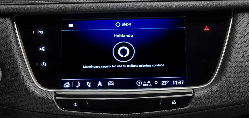 Cadillac XT5 2023, SUV familiar de lujo con Alexa Built-In
