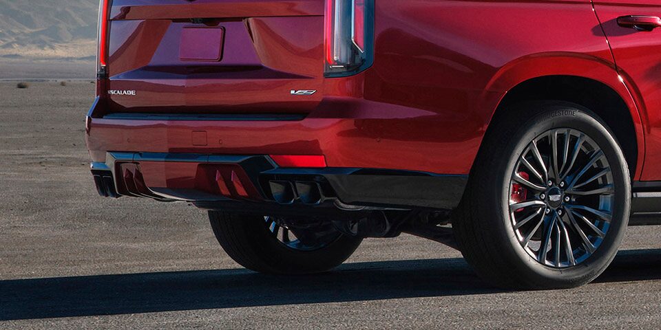 Escape cuádruple de tu camioneta grande de lujo, Cadillac Escalade-V 2024