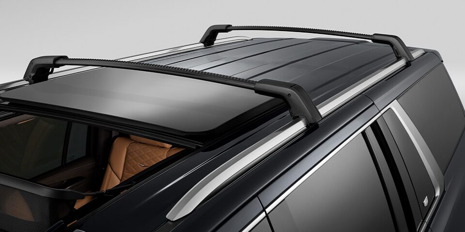 Tu camioneta grande de lujo, Cadillac Escalade-V 2024, cuenta con rieles de techo en acabado negro