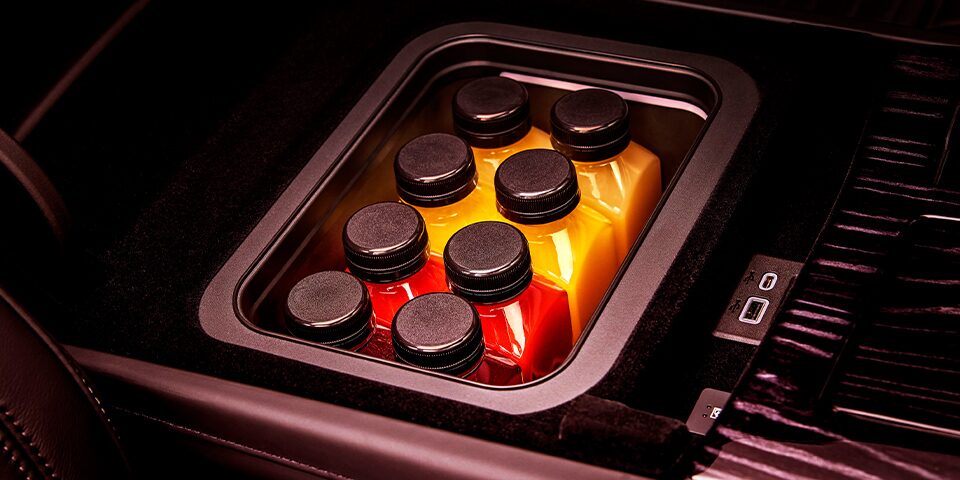 Enfriador de bebidas equipado en tu camioneta grande de lujo, Cadillac Escalade-V 2024