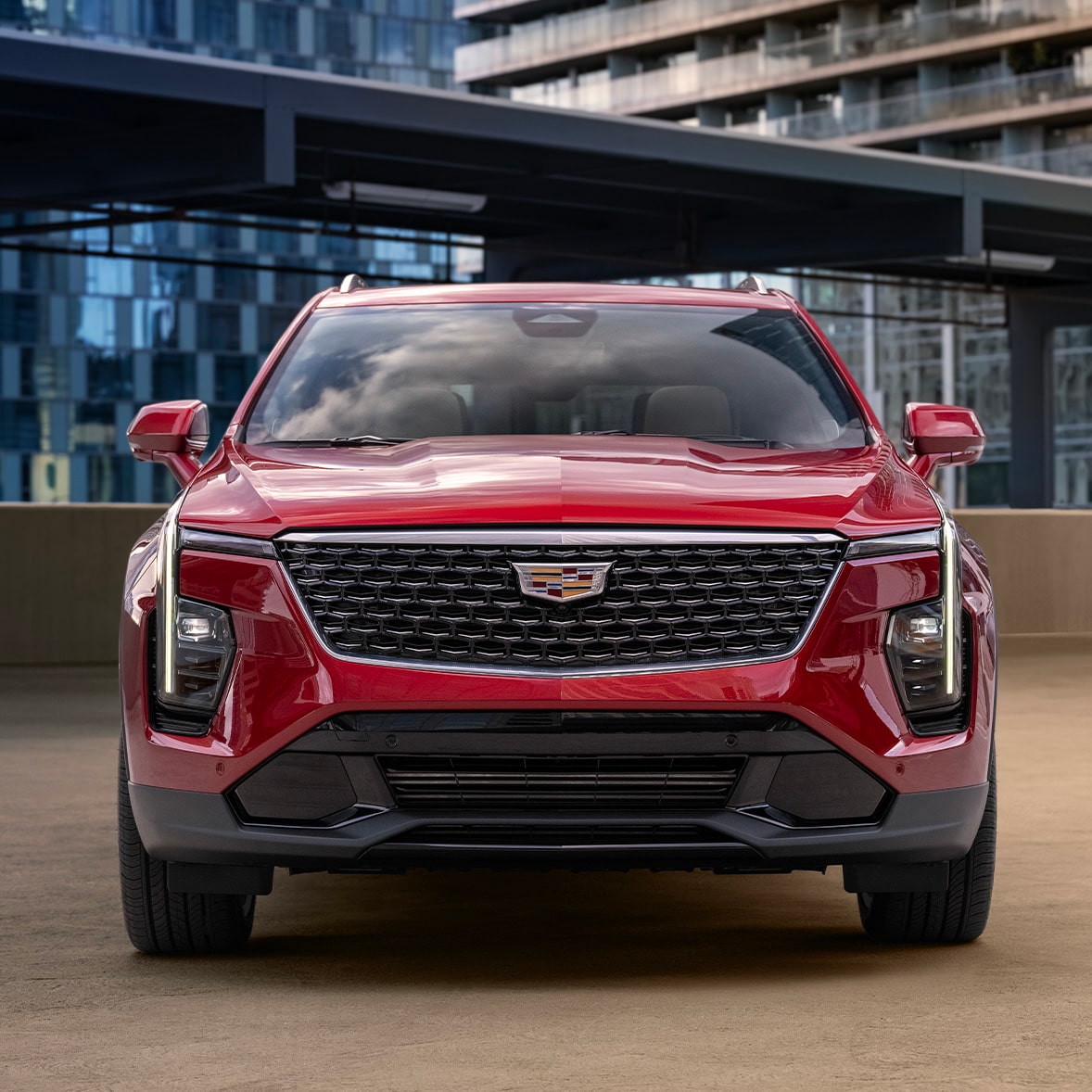 Elegante y renovado diseño exterior de tu Cadillac XT4 2024, camioneta compacta de lujo