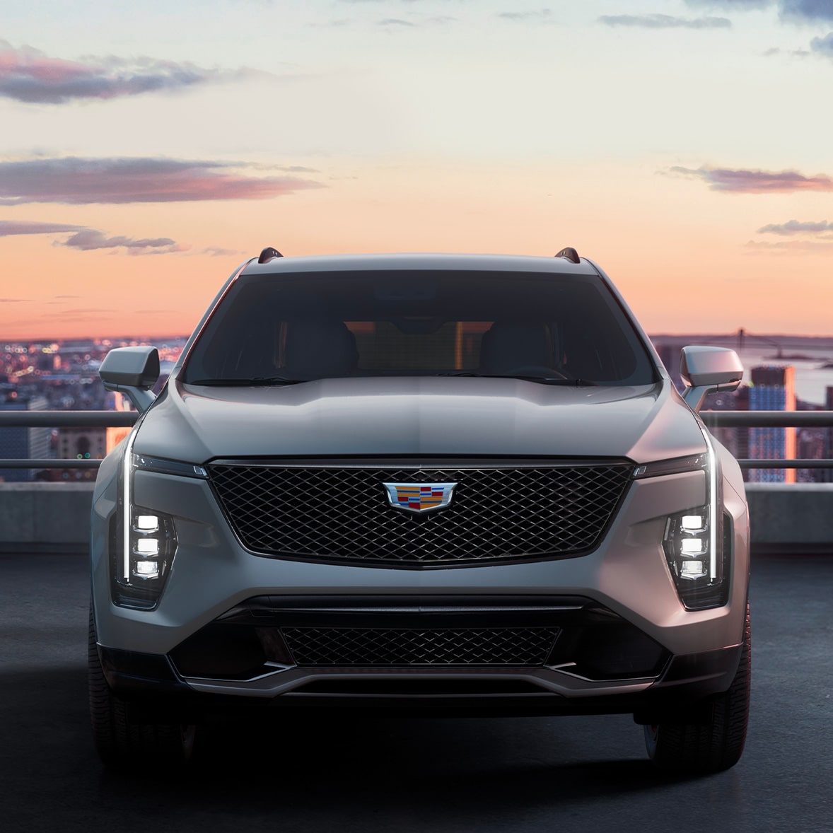 Parrilla y faros LED en tu Cadillac XT4 2024, camioneta compacta de lujo