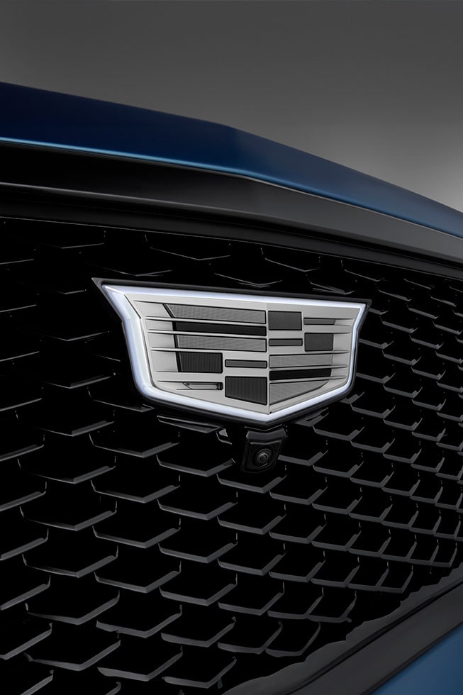 Emblema Cadillac monocromático para tu nueva Escalade-V 2025