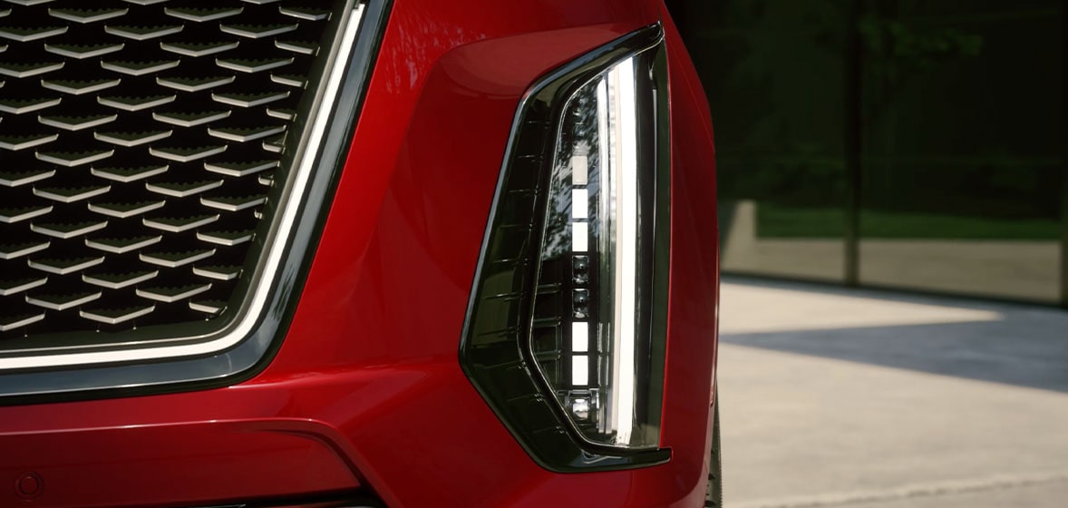 Nueva iluminación coreografiada en tu camioneta grande de lujo, Cadillac Escalade-V 2025