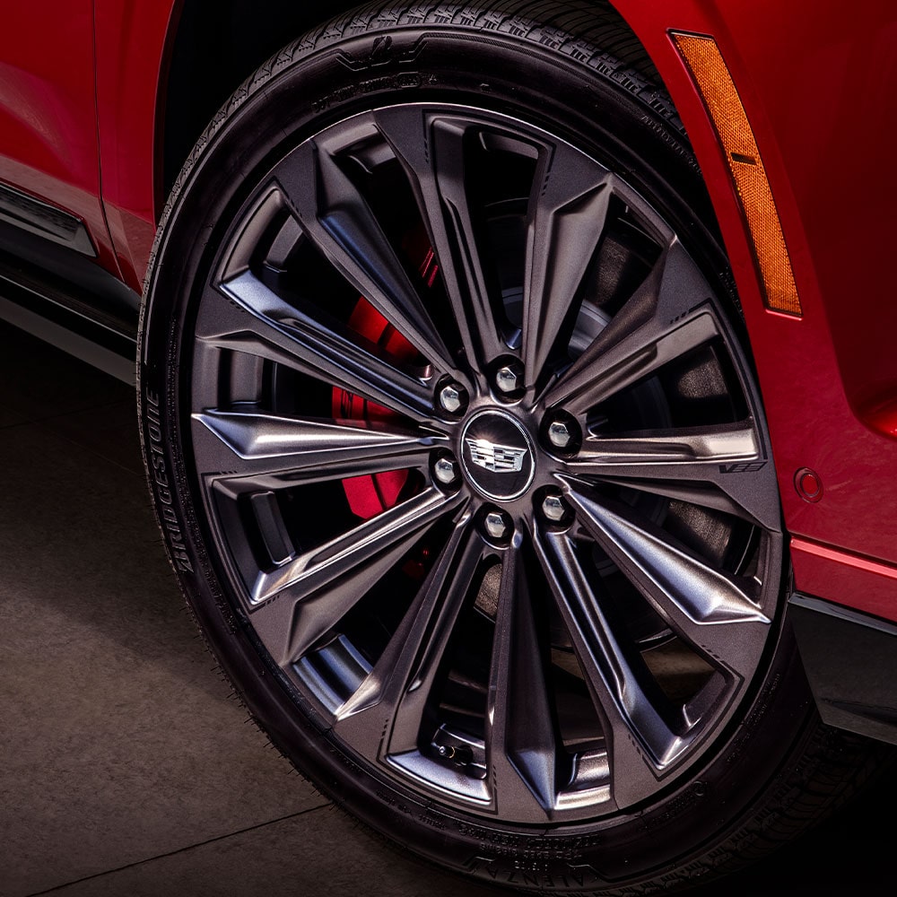 Rines de 24 pulgadas en la nueva Cadillac Escalade-V 2025