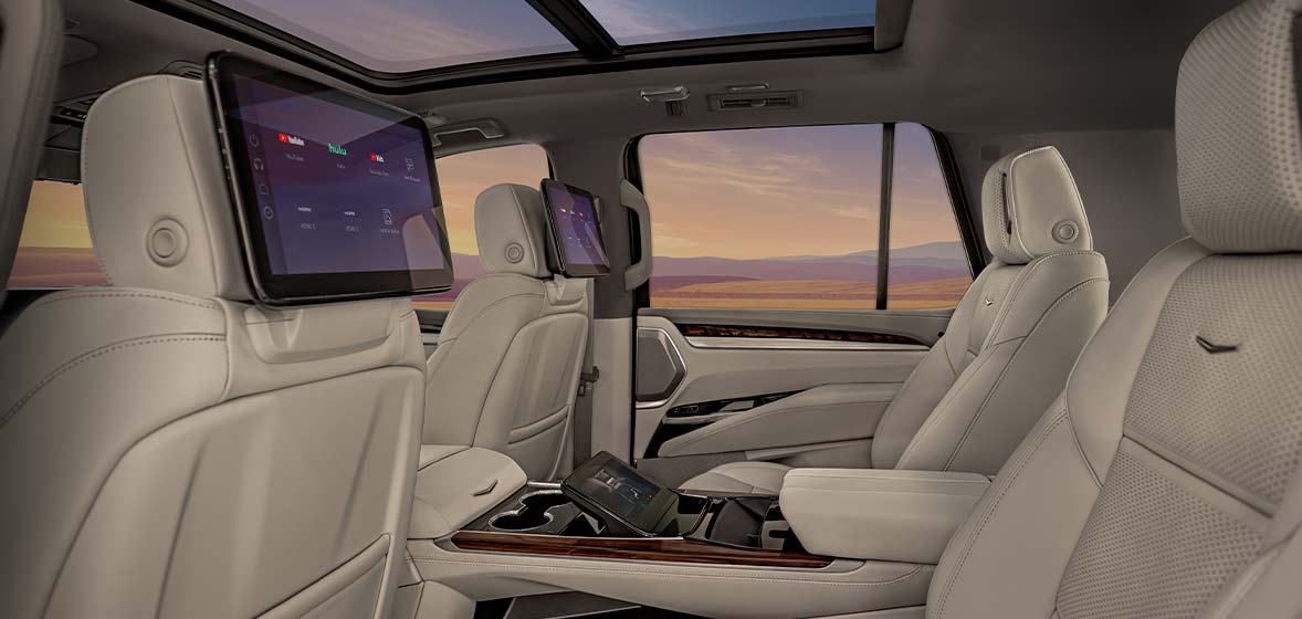 Segunda fila ejecutiva de la nueva Cadillac Escalade-V 2025