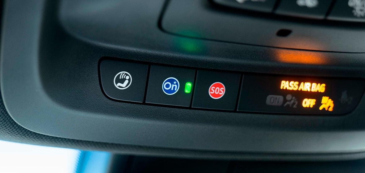 Sistema OnStar en la nueva Cadillac Escalade-V 2025, camioneta grande de lujo