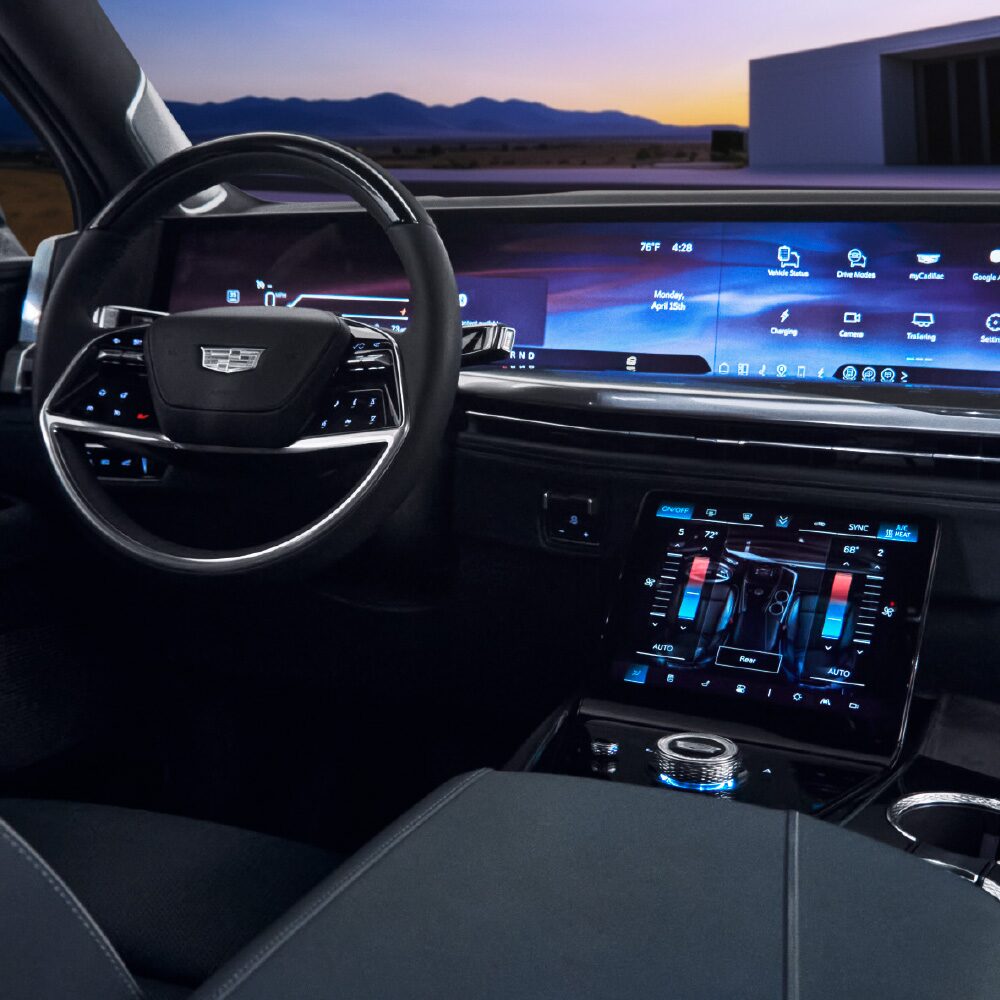 Impresionante y vanguardista interior de Cadillac Escalade-V 2026 con pantalla de pilar a pilar de 55 pulgadas