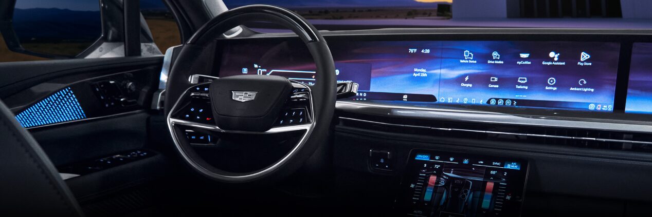 La experiencia de confort definitiva la encuentras en el interior de Cadillac Escalade-V 2026, camioneta grande de lujo