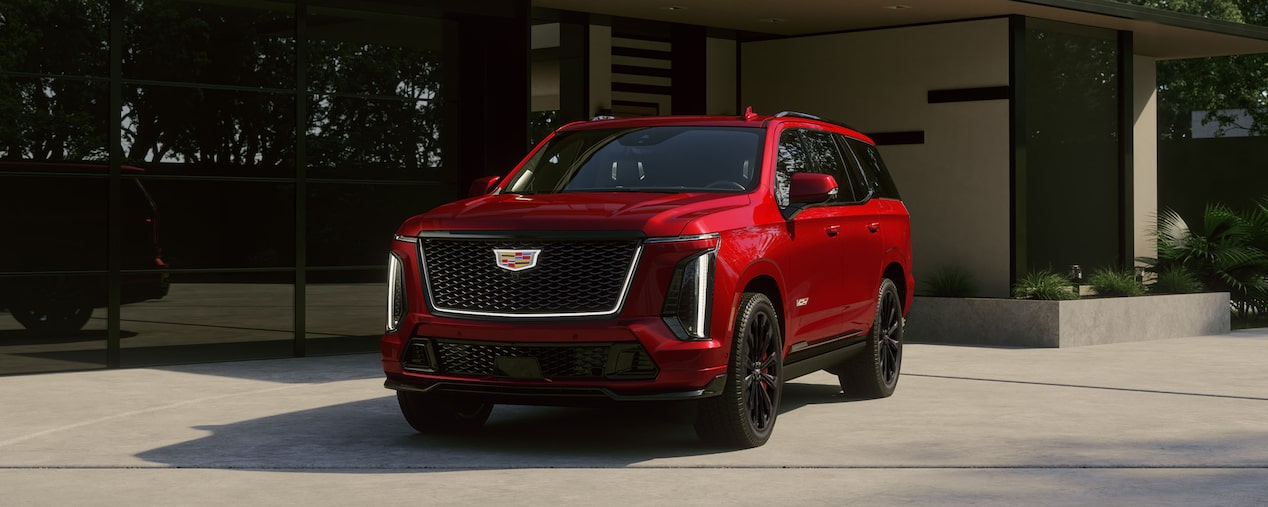 Cadillac Escalade-V 2026, camioneta grande de lujo con pantalla de pilar a pilar de 55 pulgadas, motor 6.2L supercargado de 682 HP y más