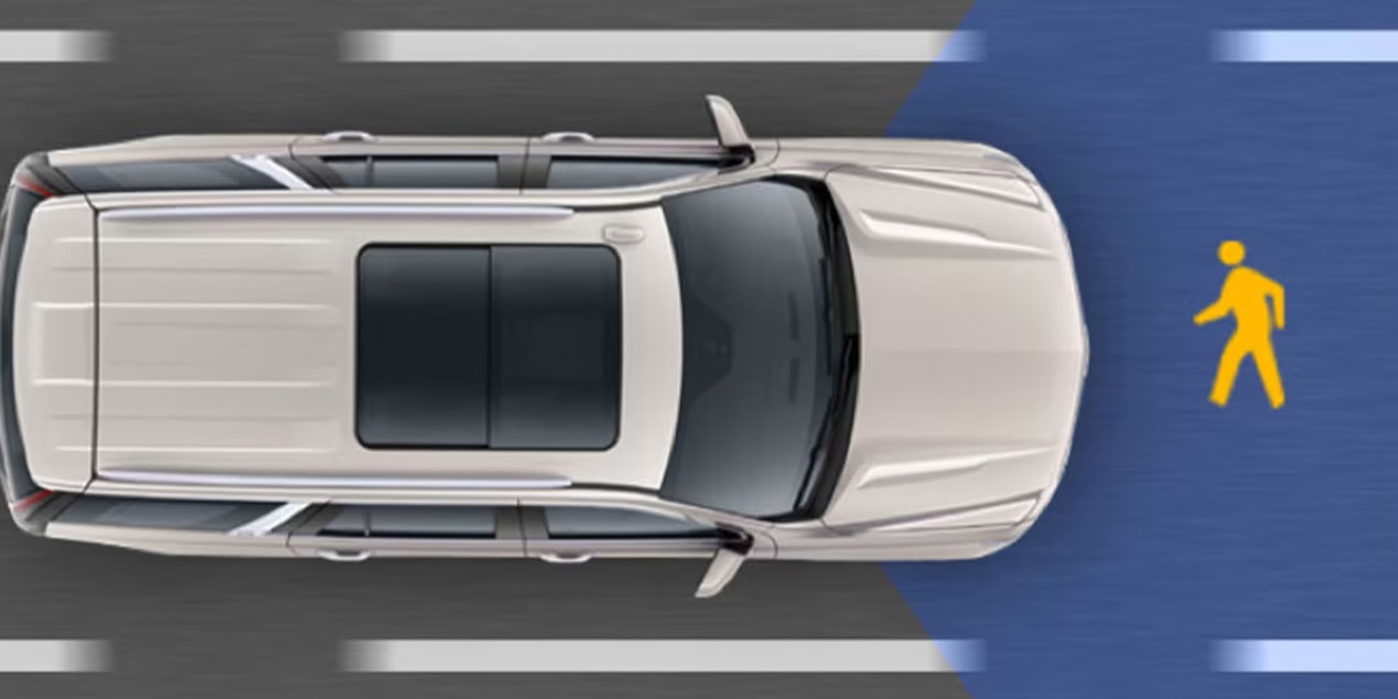 Cadillac Escalade-V 2026 con alerta de colisión frontal con asistente de frenado