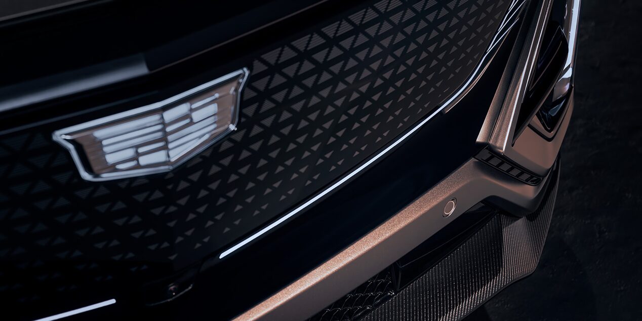 Parrilla y logo iluminado en tu Cadillac Lyriq-V