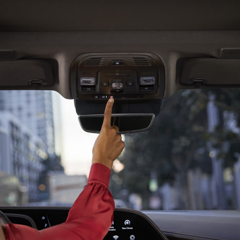 2 años de OnStar® y datos ilimitados en tu Cadillac Lyriq-V 2026