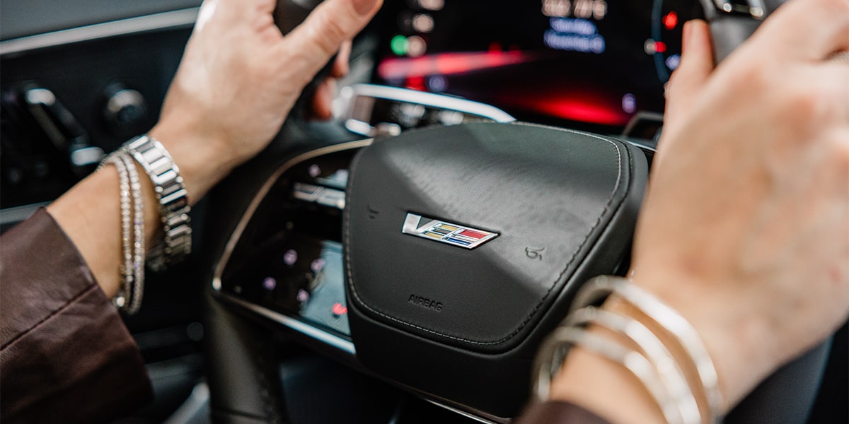 Maneja la nueva OPTIQ-V de alto rendimiento eléctrico