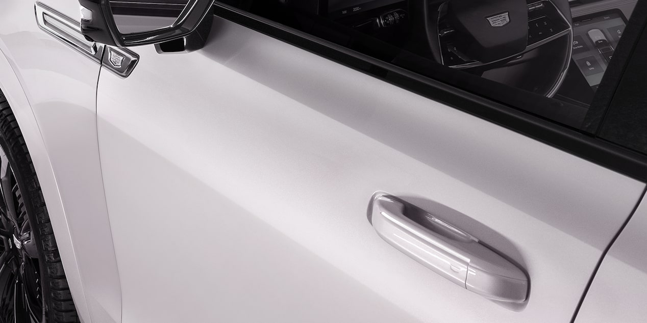 Nueva Cadillac Escalade IQ 2026, camioneta de lujo con apertura de puertas con un solo toque