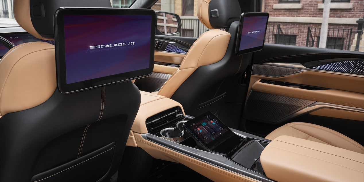 Nueva Cadillac Escalade IQ 2026, camioneta de lujo con segunda fila ejecutiva con centro de mando independiente