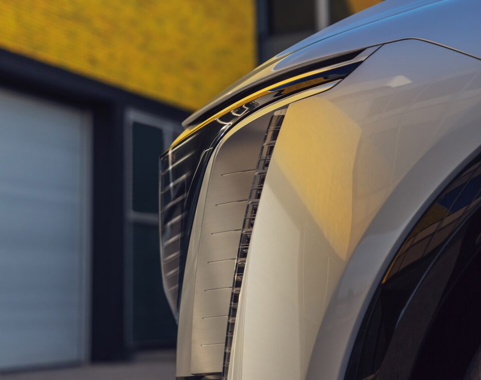 Parte frontal de la Cadillac LYRIQ 2021, la SUV eléctrica que revolucionara el sector automotriz