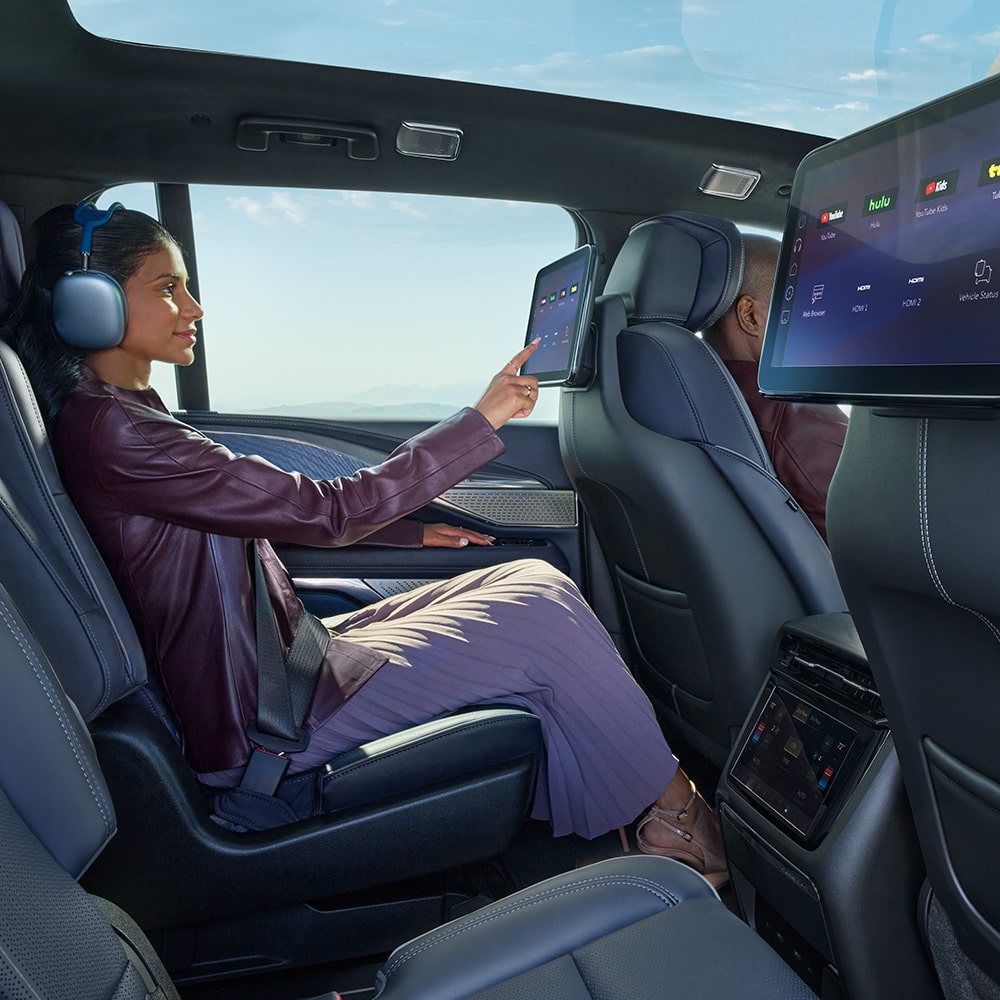 Paquete Essentials de OnStar® para Cadillac con funciones de seguridad, tecnología y entretenimiento.