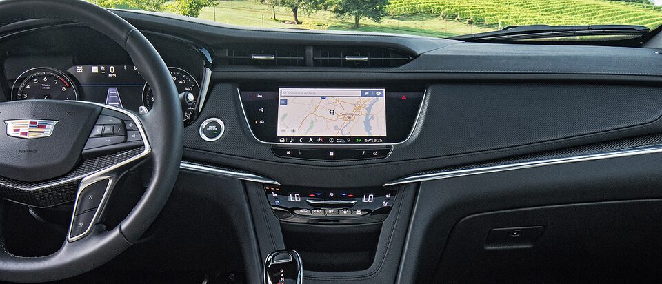 El sistema de infoentretenimiento de Cadillac User Experience incluye un sistema de navegación GPS con mapas 3D, para encontrar destinos.
