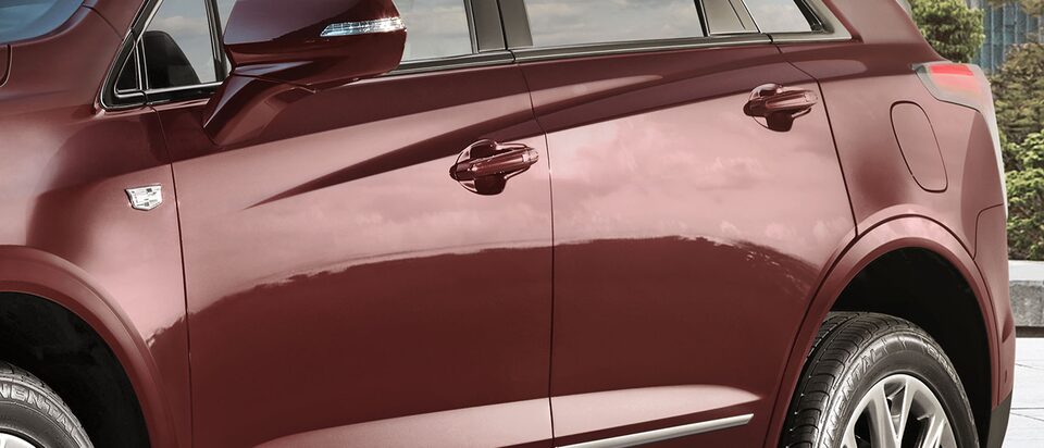 Con la App MyCadillac abre y cierra los seguros de tu vehículo con un toque en tu teléfono